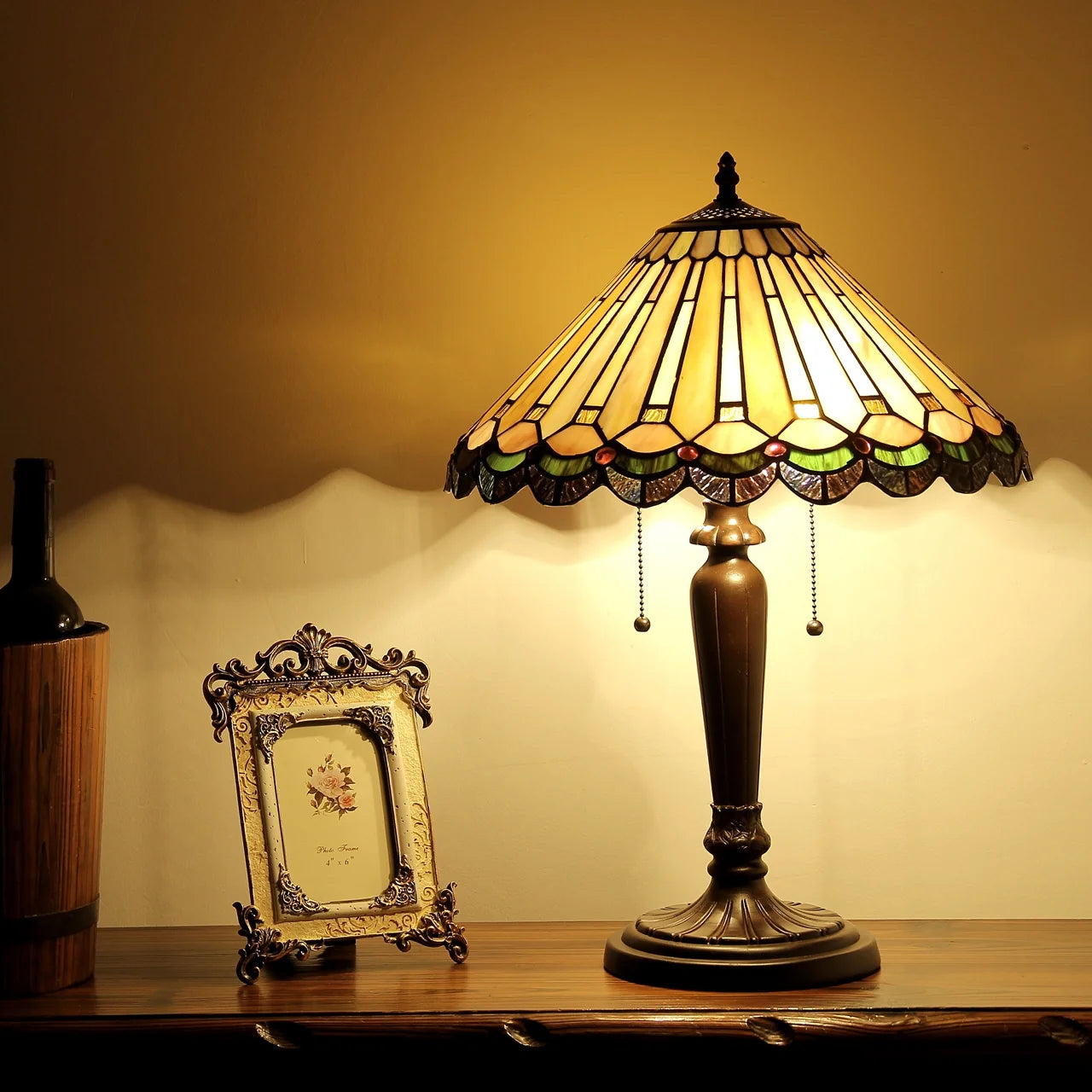 Chloe Inez Table lamp