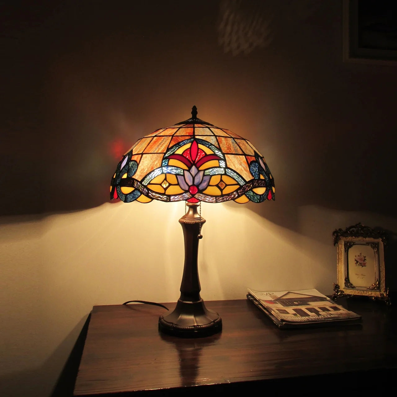Chloe Ellington Victorian Table Lamp