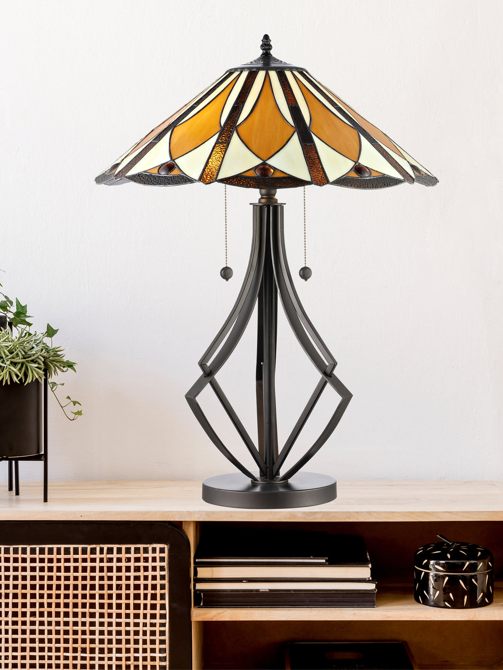 Dale Tiffany Diamond Flare Tiffany Table Lamp - Stained Glass Diamond Flare Tiffany Table Lamp Room Setting