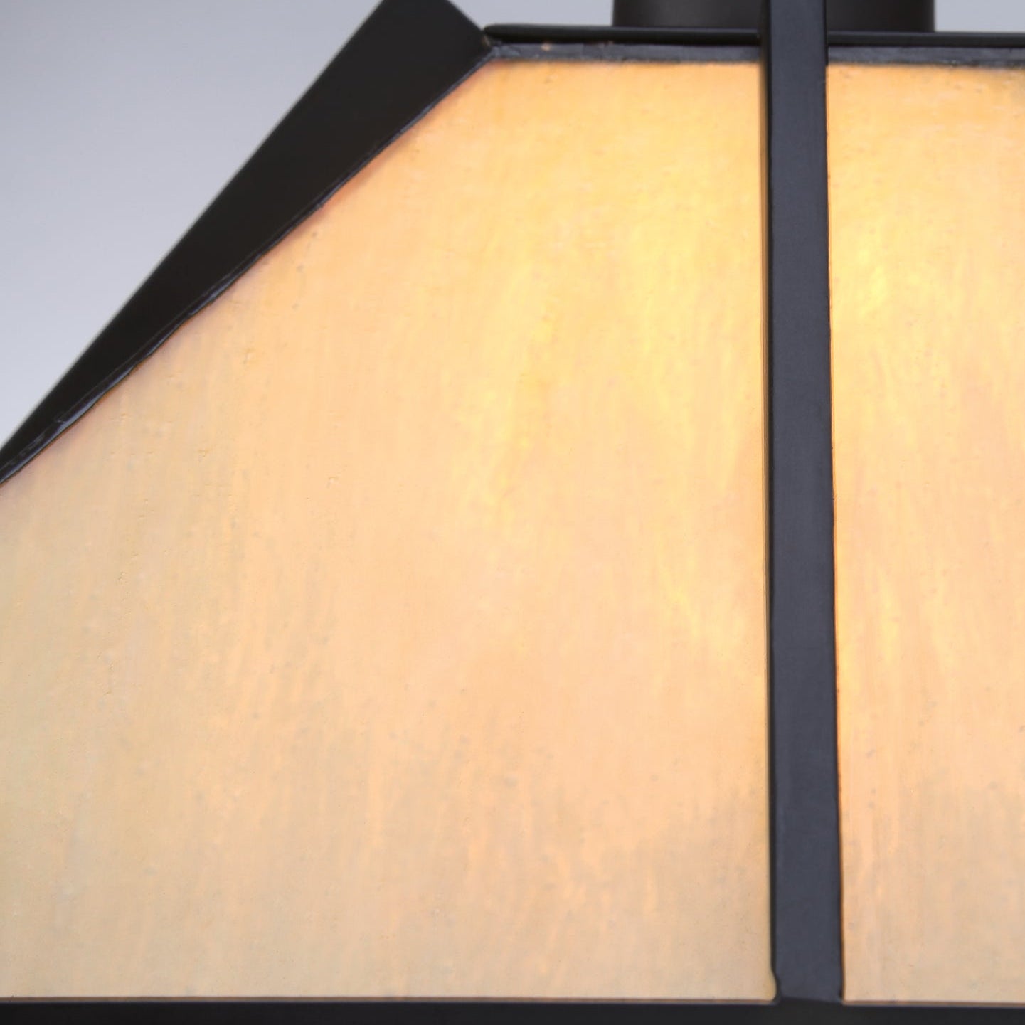 Quoizel Pomeroy Table Lamp - Stained Glass Pomeroy Table Lamp Shade Closeup
